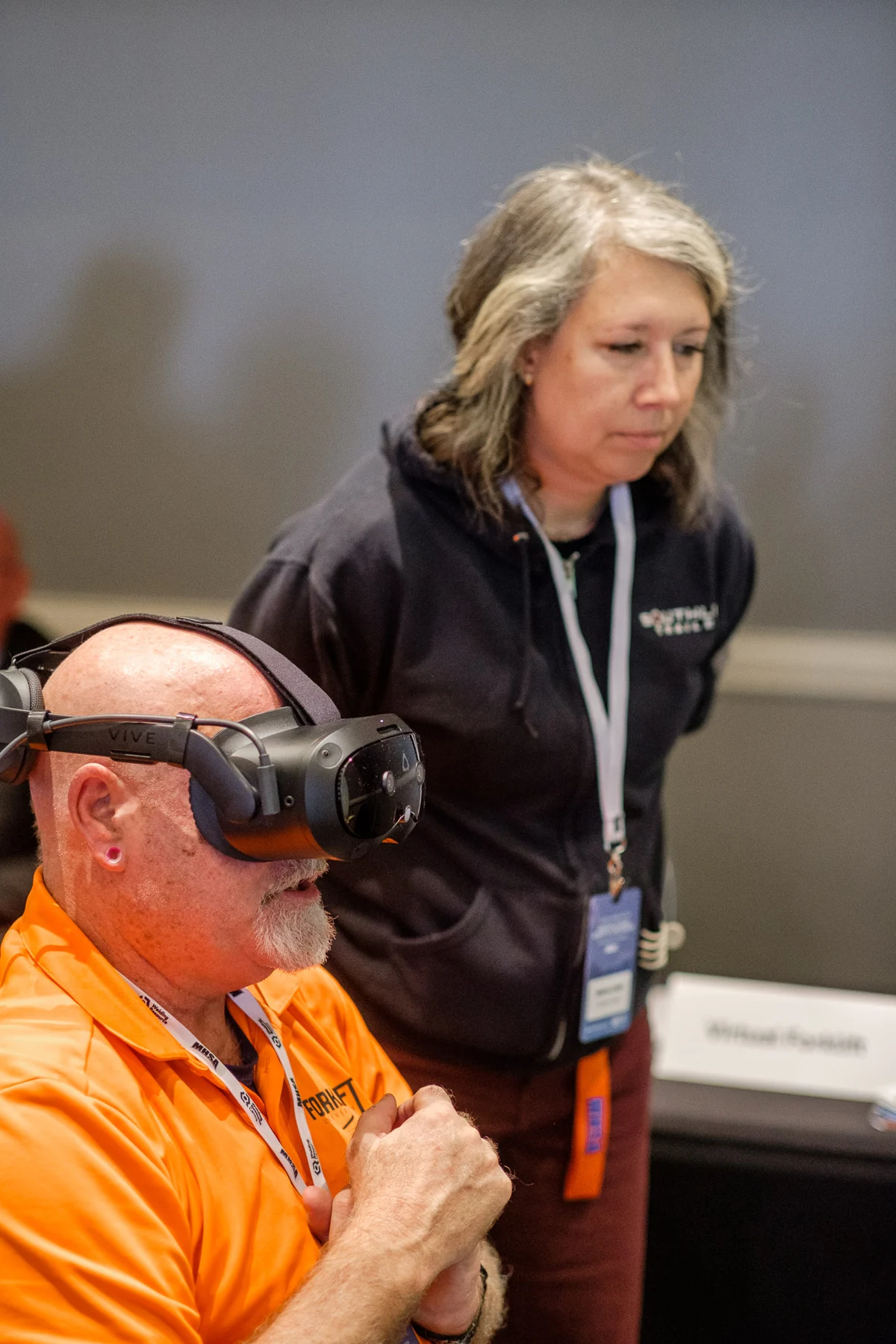 A closer look at the headset demonstration.